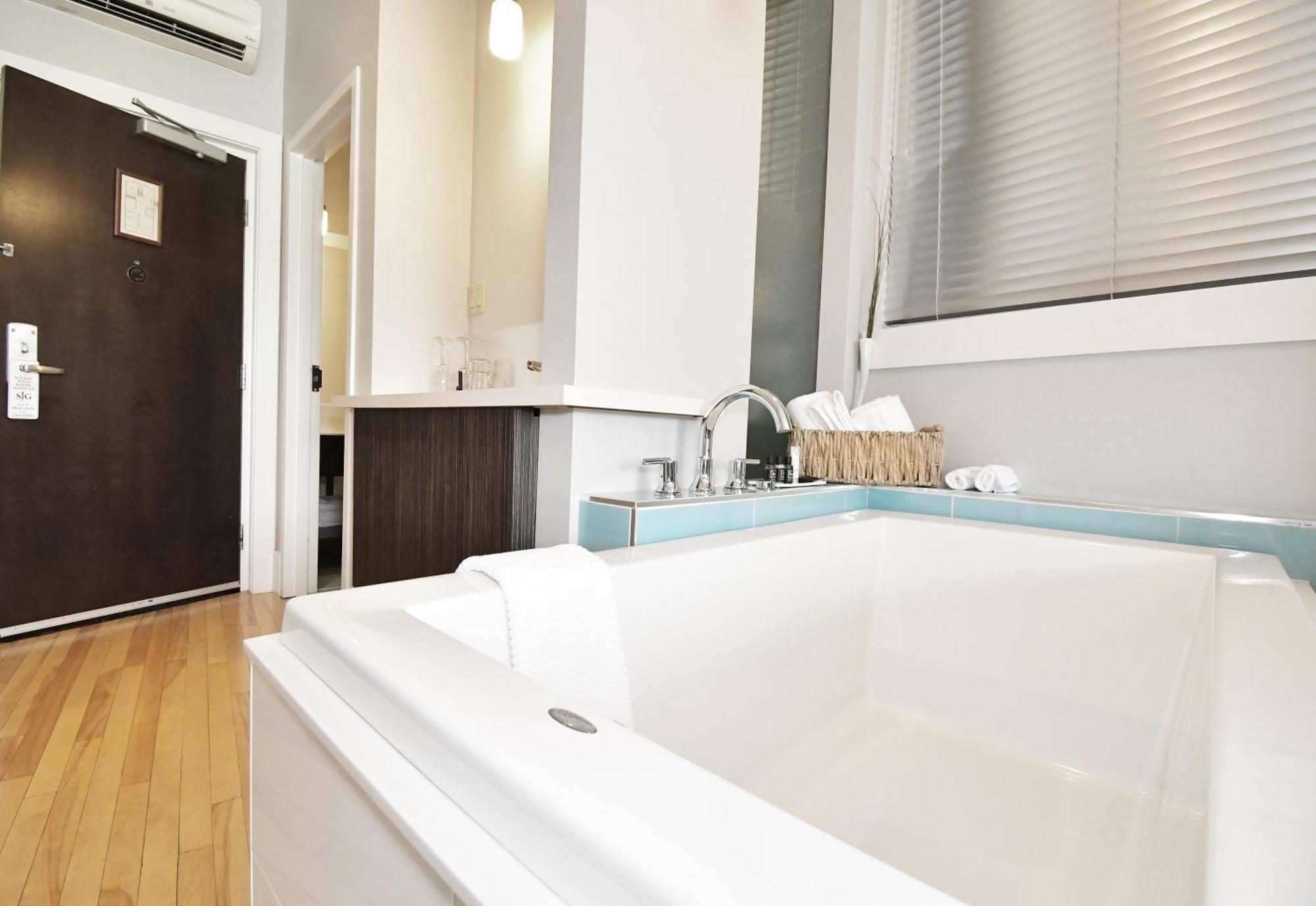 St James Gate By Bower Boutique Hotels Moncton Exterior photo